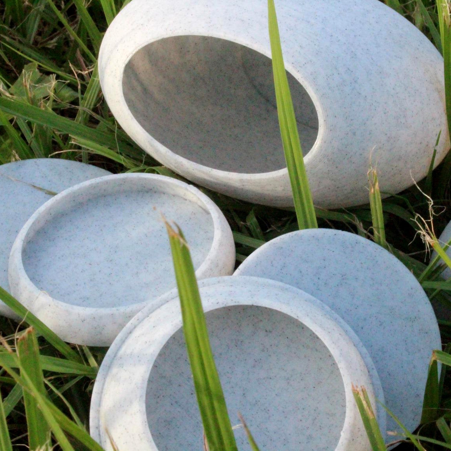 Amolen PLA Marble 3D-printed bowls in a natural setting, showcasing marble texture and design